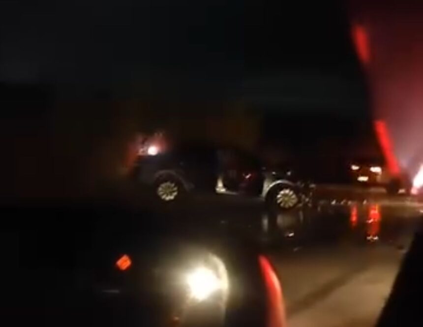 Duas pessoas morrem e criança fica em estado grave após acidente em Campos; carro pegou fogo Duas pessoas morrem e criança fica em estado grave após acidente em Campos; carro pegou fogo