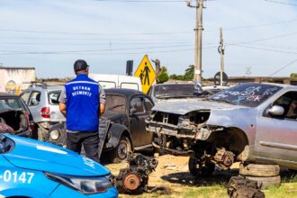 Operação Desmonte interdita três ferros-velhos em Campos