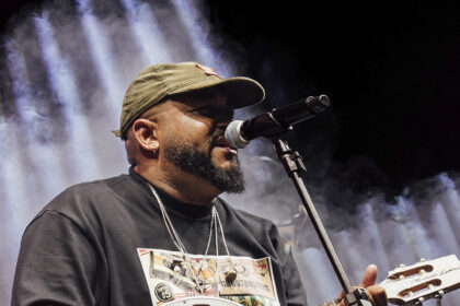 Tiee embala multidão na segunda noite do Festival do Maracujá em Travessão de Barra