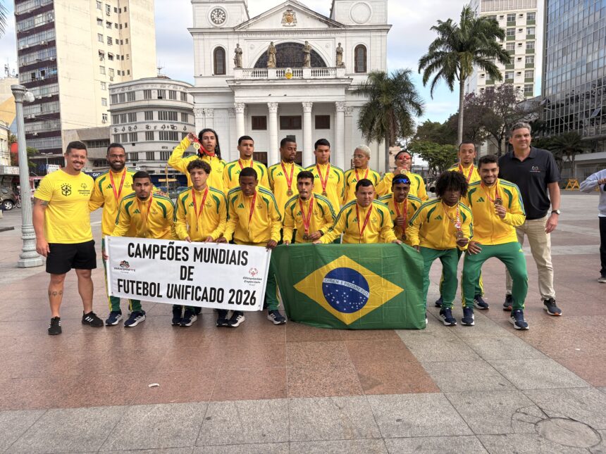 Seleção Brasileira de Futebol Unificado retorna a Campos e é recebida com festa após título da Copa do Mundo