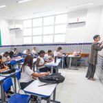 Governo do Estado convoca mais 1.254 professores para ampliação da carga horária