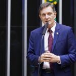 Ministro suspende efeitos de condenação e Crivella está elegível novamente