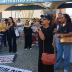 Servidores da Educação fazem manifestação na porta da Prefeitura de Campos reivindicando valorização profissional