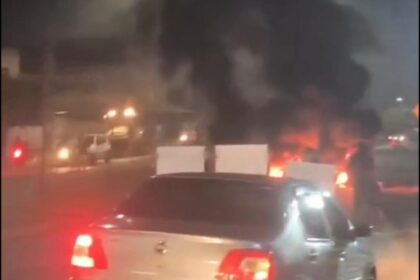 Moradores fecham Avenida José Carlos Pereira Pinto em protesto por morte de jovem em Guarus
