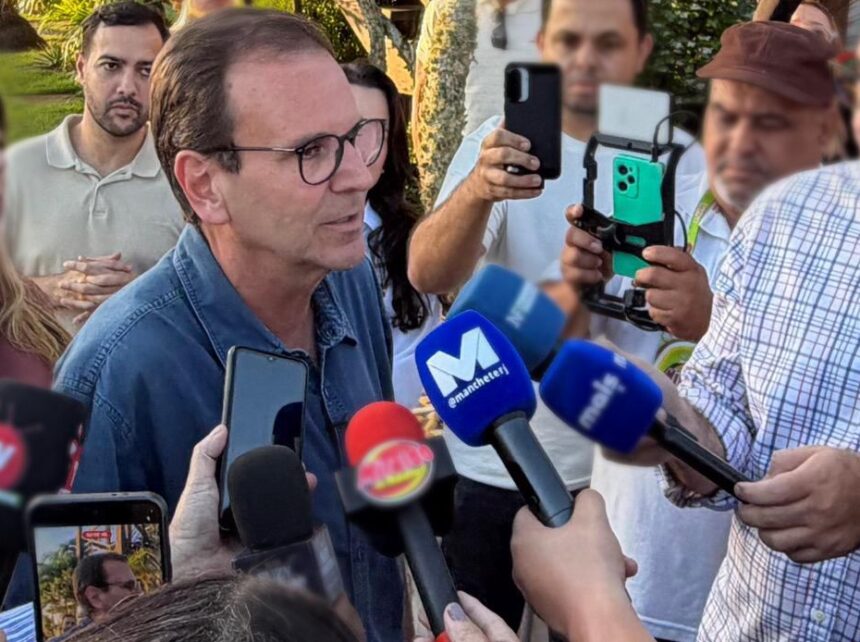 Eduardo Paes diz que vai acabar com interferência política nas forças de segurança do Rio Eduardo Paes diz que vai acabar com interferência política nas forças de segurança do Rio