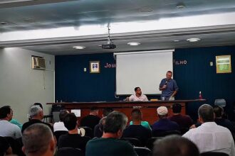Após encontro com ceramistas, Eduardo Paes propõe projetos para conclusão da obra na RJ-238 e reforço da segurança na Baixada Campista
