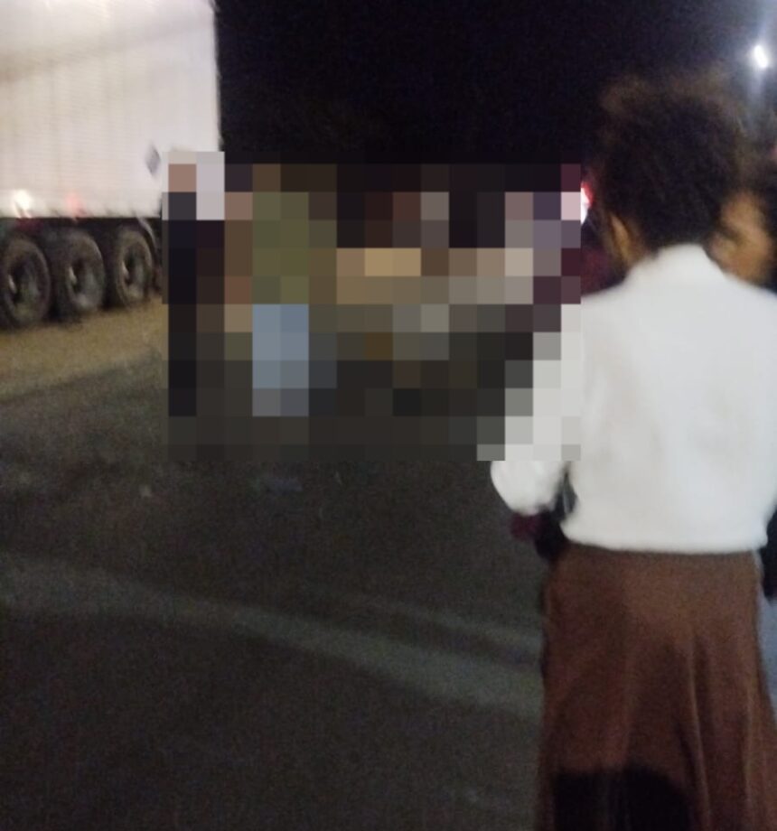 Homem morre em acidente envolvendo carro e moto em Campos Homem morre em acidente envolvendo carro e moto em Campos