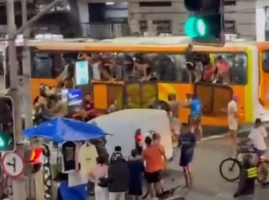 Copacabana tem tumulto e ônibus vandalizados pelo segundo dia seguido