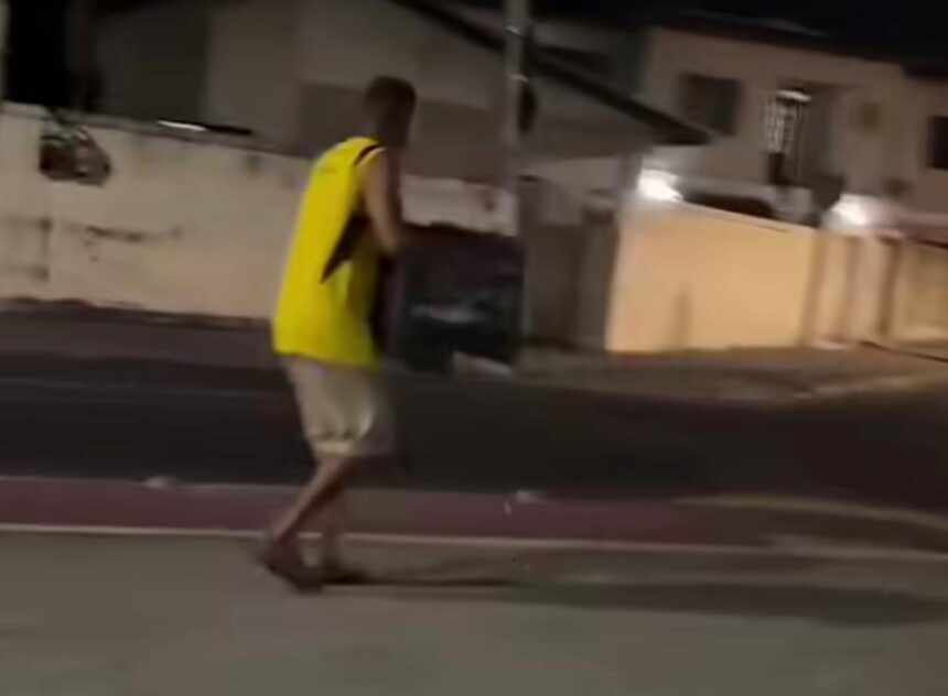 Motoboy desabafa após ter moto apreendida em Campos Motoboy desabafa após ter moto apreendida em Campos