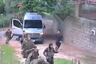 Traficantes da “tropa do RD” saem de van para invadir área de facção no Rio