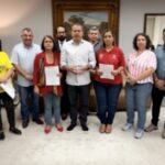 Frederico Paes anuncia envio de projeto à Câmara para garantir complementação ao piso do magistério