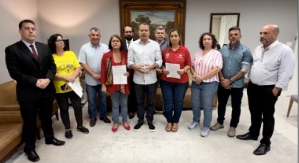 Frederico Paes anuncia envio de projeto à Câmara para garantir complementação ao piso do magistério
