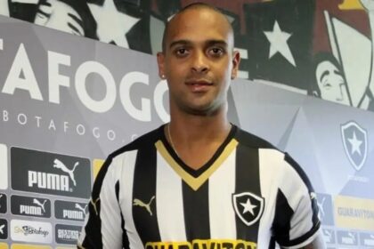 VÍDEO: Ex-atacante do Botafogo, morre após queda de muro durante ventania no Rio