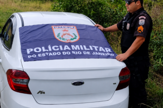 Carro roubado durante assalto em Campos é recuperado pela PM em Grussaí