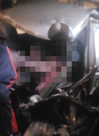 VÍDEO: Homem fica em estado grave após acidente entre carro e ônibus na BR-356, em Campos