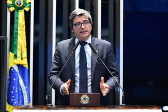 Portinho fica com vaga deixada por Cláudio Castro e será candidato à reeleição pelo PL