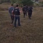 Polícia prende cinco suspeitos e apreende armas e drogas durante ações em Morro do Coco