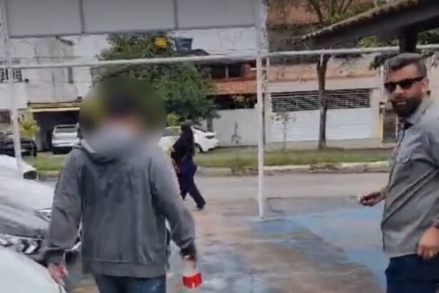 Dono de agência de veículos em Campos é preso por negociar carro roubado