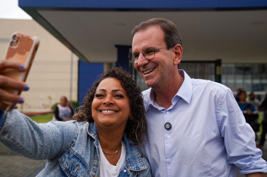 Eduardo Paes mantém liderança na corrida pelo Governo do Rio, aponta pesquisa Prefab