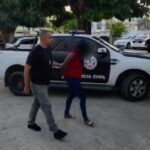 Condenada por agredir a mãe e esfaquear o companheiro dela após discussão familiar é presa em Campos