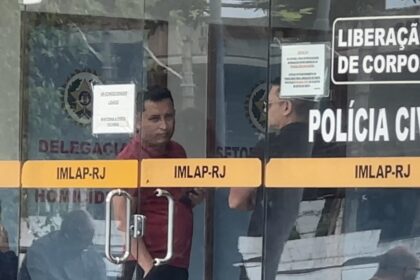 Familiares aguardam identificação dos corpos de colombianas mortas em queda de helicóptero