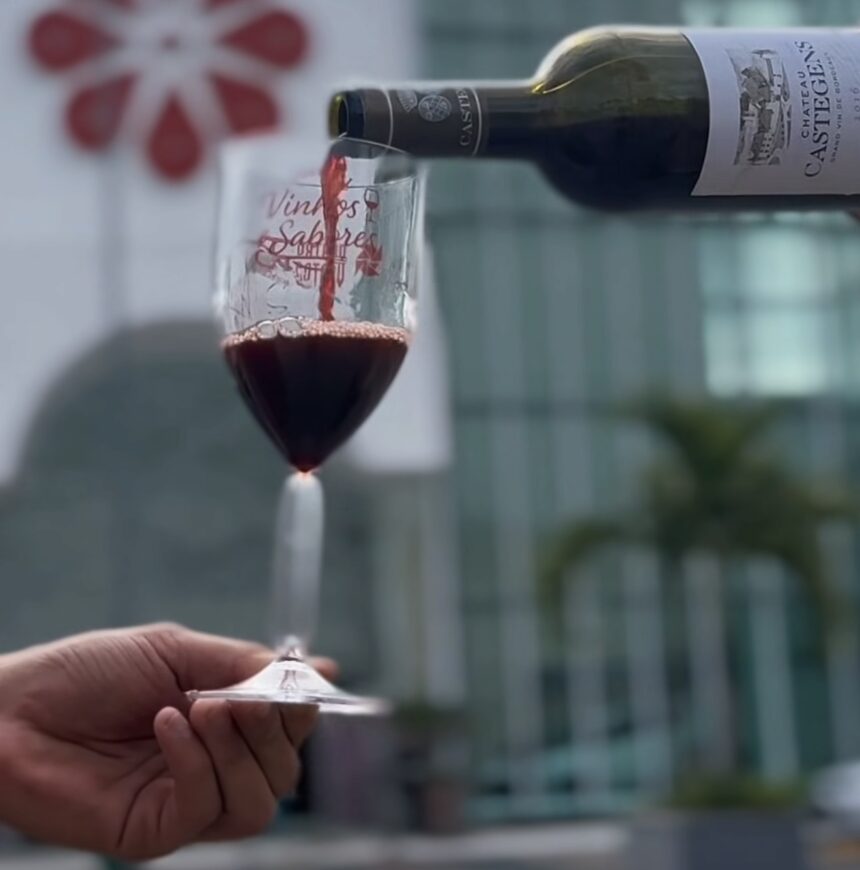 2ª Edição do Festival “Vinhos e Sabores” promete imersão enogastronomia inesquecível no Shopping Partage Campos, nos dias 28,29 e 30 de agosto 2ª Edição do Festival “Vinhos e Sabores” promete imersão enogastronomia inesquecível no Shopping Partage Campos, nos dias 28,29 e 30 de agosto