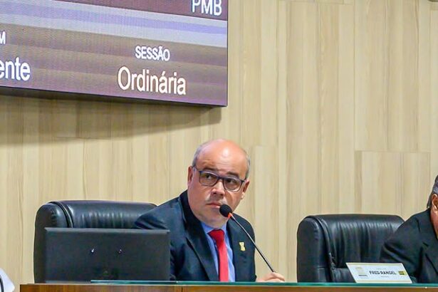 Com mudanças e homenagens, Câmara de Campos retorna às sessões após recesso