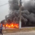 Familiares de criança que morreu baleada fazem nova manifestação e bloqueiam BR-101 em Guarus