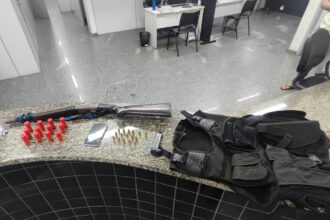 Viatura é apedrejada durante ação policial em Campos