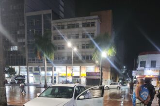Motorista que invadiu Praça São Salvador estava sob efeito de álcool e foi detido