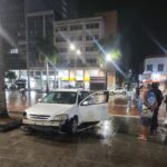 VÍDEO: Motorista que invadiu Praça São Salvador estava sob efeito de álcool e foi detido