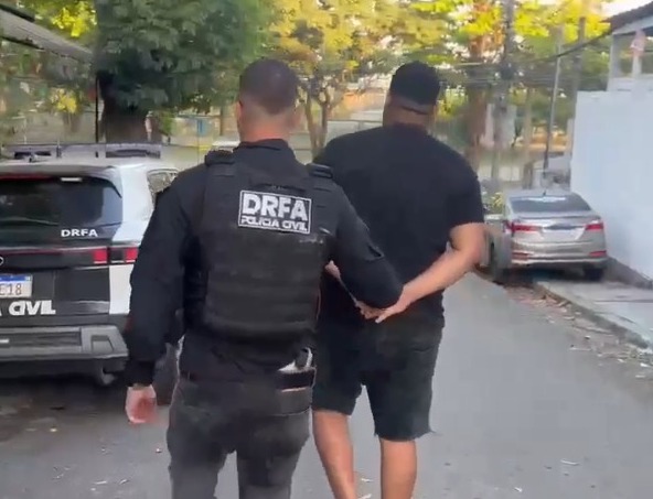 Polícia Civil prende chefe de esquema de adulteração e revenda de carros clonados no Rio Polícia Civil prende chefe de esquema de adulteração e revenda de carros clonados no Rio