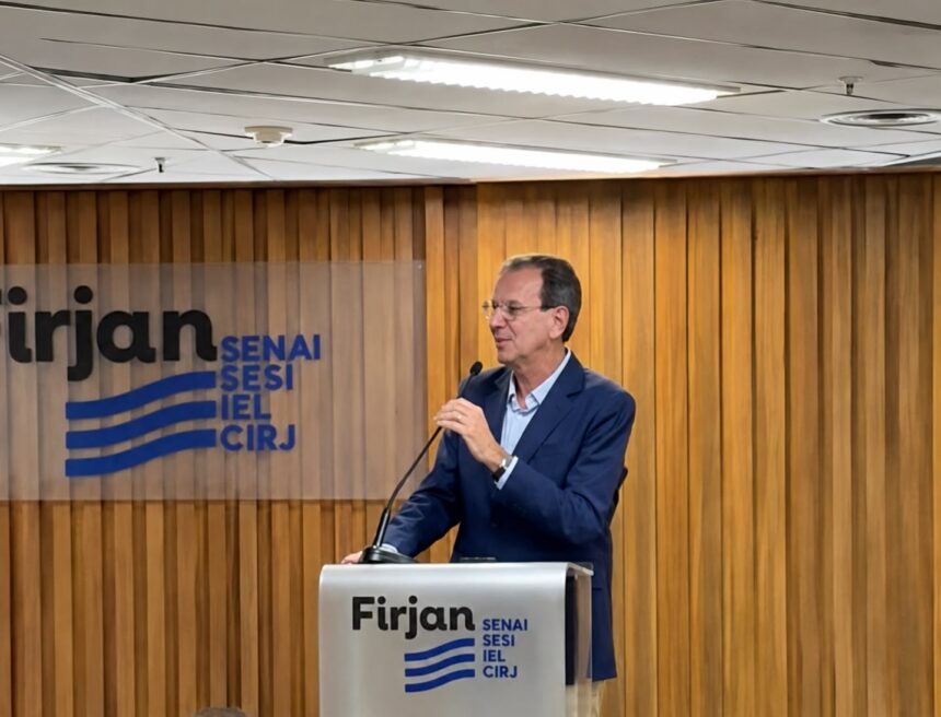 Líder nas pesquisas, Eduardo Paes defende processos mais simples para abertura de empresas no Rio Líder nas pesquisas, Eduardo Paes defende processos mais simples para abertura de empresas no Rio