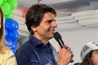VÍDEO: Pedro Paulo afirma ter apoio de Frederico Paes em candidatura ao Senado durante agenda em Campos
