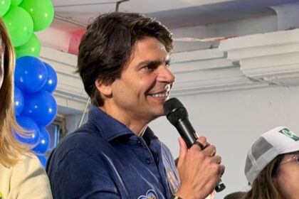 VÍDEO: Pedro Paulo afirma ter apoio de Frederico Paes em candidatura ao Senado durante agenda em Campos