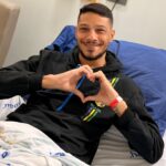 Alvinho, do Copo Cheio, emociona-se com homenagem de amigos durante internação