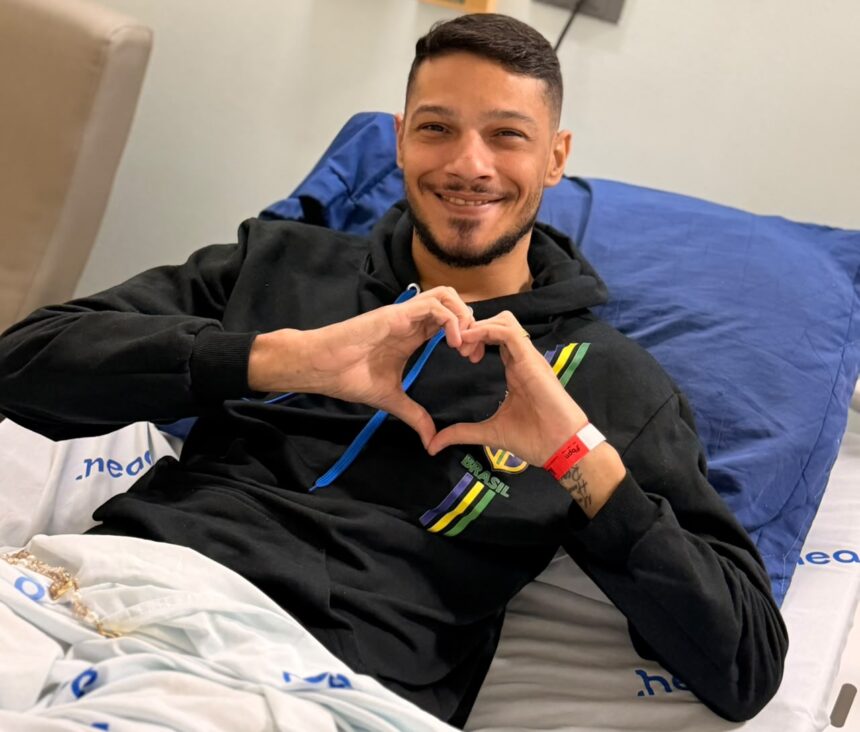 Alvinho, do Copo Cheio, emociona-se com homenagem de amigos durante internação Alvinho, do Copo Cheio, emociona-se com homenagem de amigos durante internação