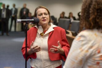 Carla Machado propõe fundo estadual para ampliar atendimento a pessoas neurodivergentes