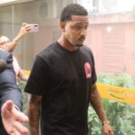 VÍDEO: Atacante do Vasco é alvo de busca e apreensão em investigação sobre tráfico de armas e drogas