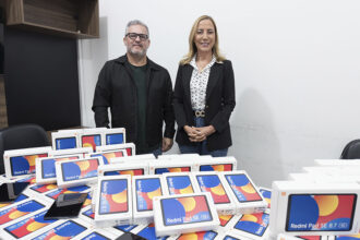 Prefeitura de SFI entrega tablets para modernizar ensino nas escolas municipais