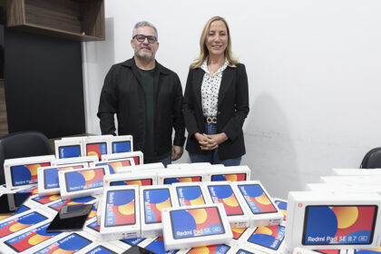 Prefeitura de SFI entrega tablets para modernizar ensino nas escolas municipais