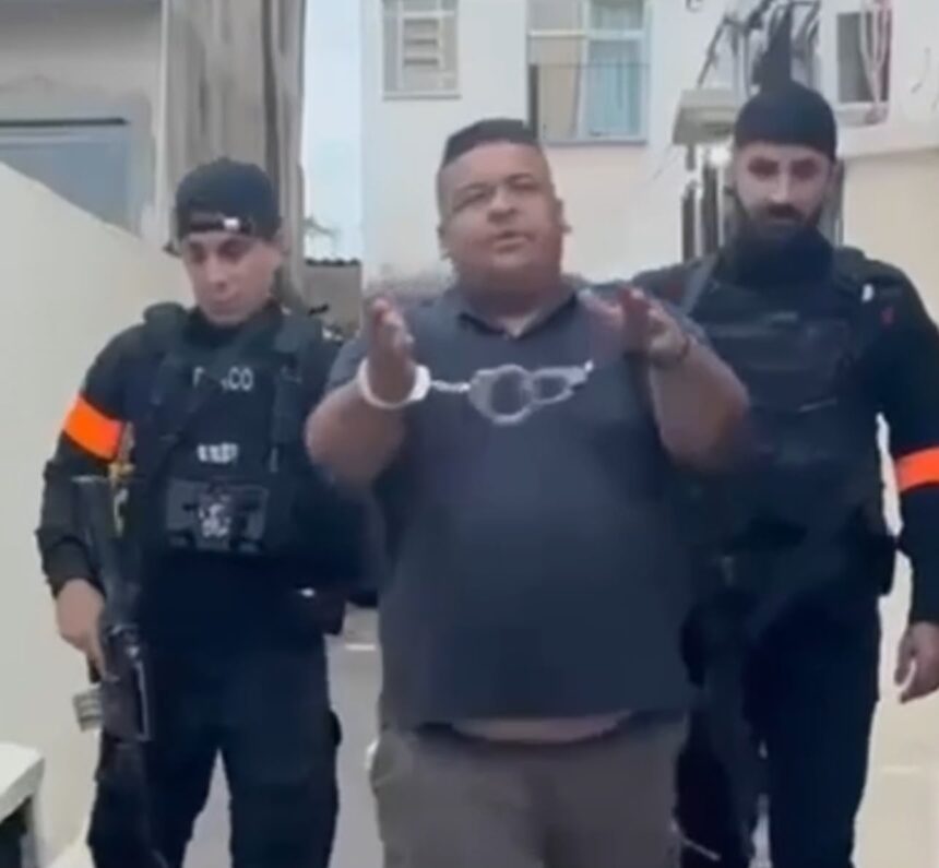 Pastor tenta fugir pelo telhado, acaba preso e desabafa: “Pastor está sendo preso, Jesus”