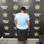 Foragida do ES por estelionato é presa em terminal de van em Campos