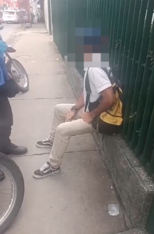 VÍDEO: Homem é preso em flagrante após ameaçar e perseguir proprietária de loja em Campos VÍDEO: Homem é preso em flagrante após ameaçar e perseguir proprietária de loja em Campos