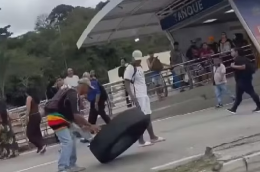 Mulher morre após ser atingida por roda de ônibus do BRT no Rio