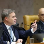 Após pedido de vista de Dino, STF tem 4 a 3 pela separação das análises sobre Moraes e Mendonça