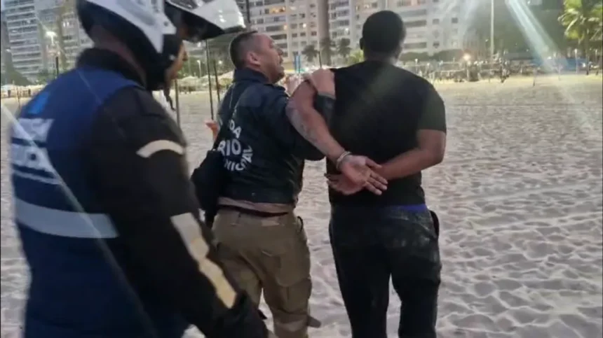 VÍDEO: Homem é preso no Rio após vender biscoito e biquíni por R$ 1 mil a colombiano