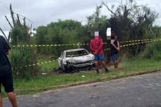 Corpo carbonizado encontrado dentro de carro em SJB pode ser de homem que matou vítima após esbarrão em bar de Farol