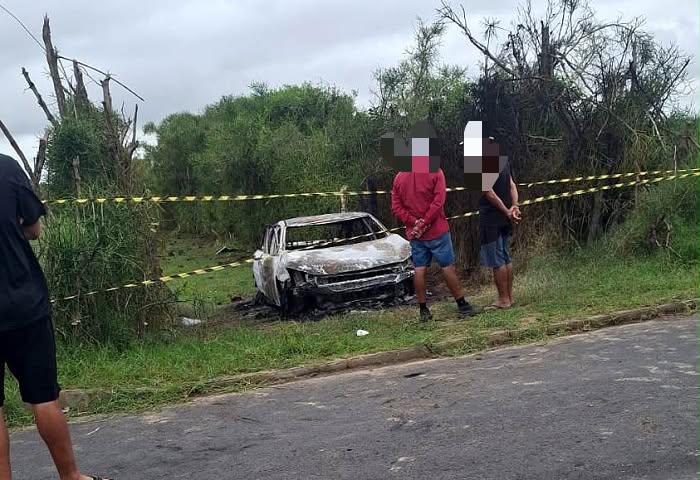 Corpo carbonizado encontrado dentro de carro em SJB pode ser de homem que matou vítima após esbarrão em bar de Farol