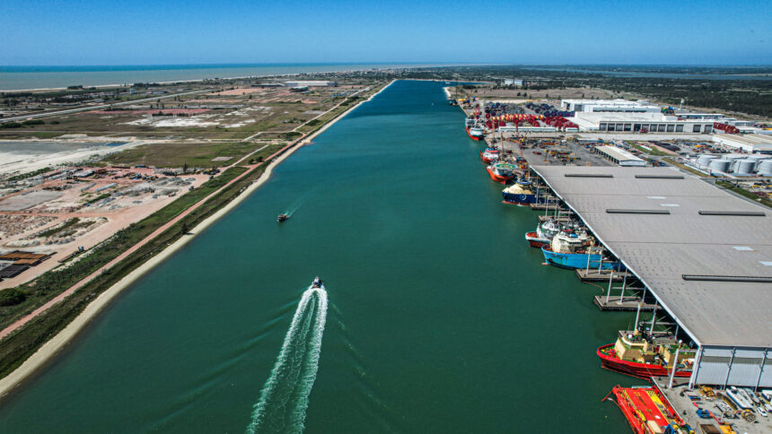 Porto do Açu supera R$ 9 bilhões em investimentos e lidera exportação de petróleo no Brasil